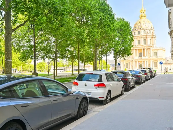 Adresse prisée avenue de Villars