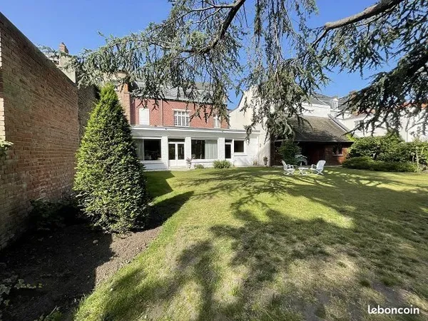 Maison 14 pièces 340 m²