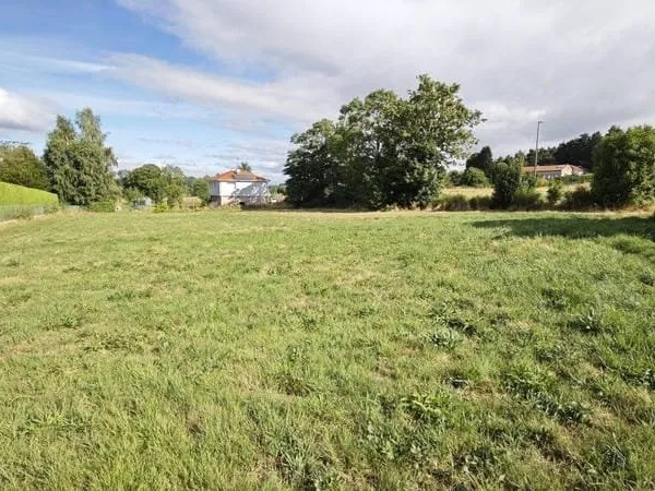 Terrain 2716 m²