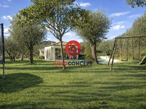 Propriété en pleine garrigue  190 m², 4 chambres, studio,