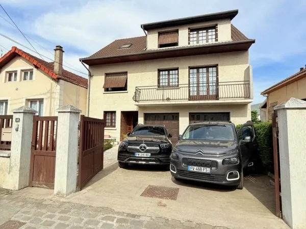 Maison 9 pièces 226 m²