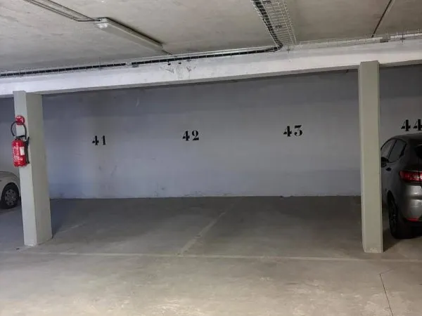 Parking 12 m²