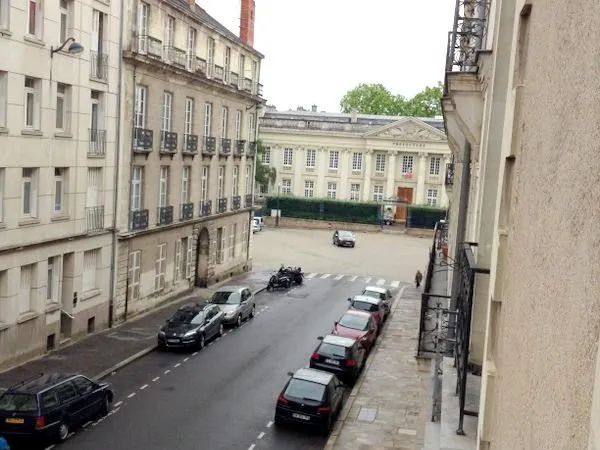 Bel appartement ancien rénové quartier Cathédrale-Préfecture