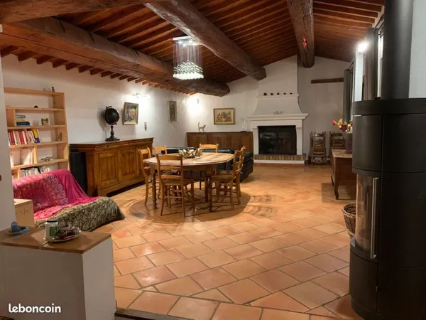 Location maison 3 chambres à la campagne au Tholonet