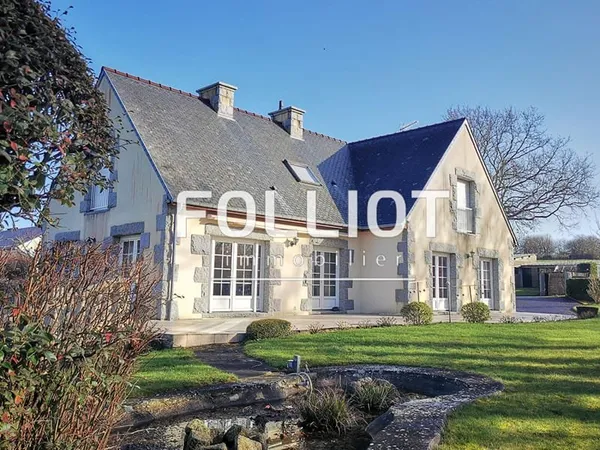 Maison spacieuse à vendre à Carolles
