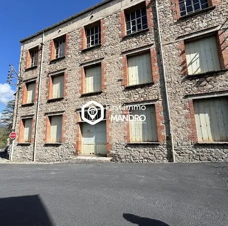 Maison 4 pièces 700 m²