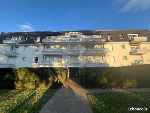 Studio avec balcon dans belle résidence