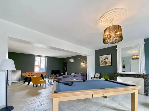 Maison 5 pièces 334 m²