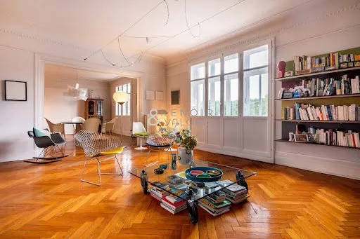 Appartement 8 pièces 213 m²