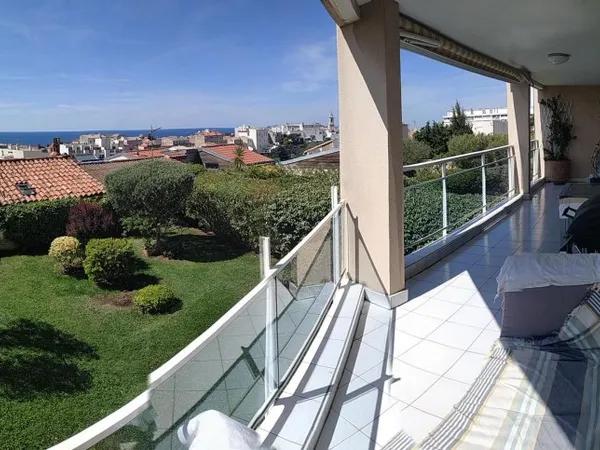 1 mois min & 3 mois max : juin à août 2026 - Vue'mer & jardin'- 87m² + Terrasse de 20m² - 1 chambre 