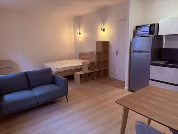 Studio meublé rénové quartier recherché