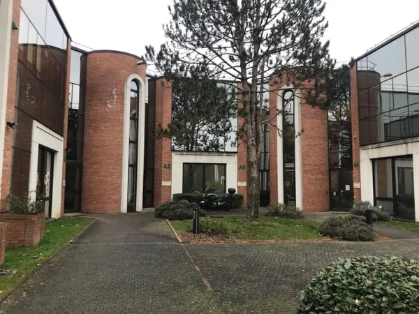 Bureaux 704 m²