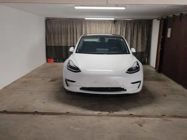 Grand garage