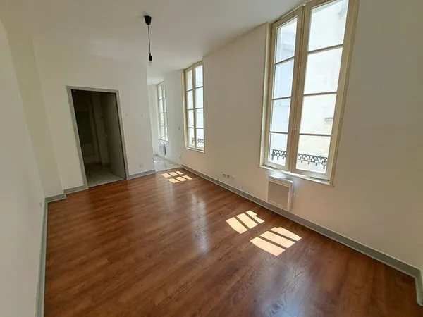 Appartement Saintes 1 pièce(s) 20.04 m2