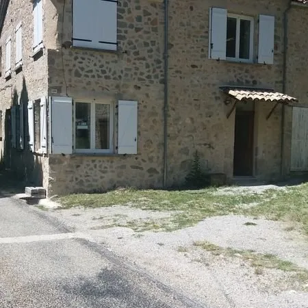 Maison à louer en Drôme Provençale - 26510 - CHAUVAC-LAUX-MONTAUX