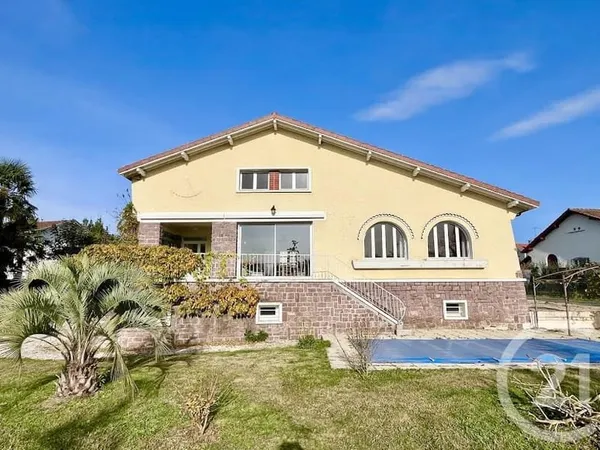 Maison 6 pièces 245 m²
