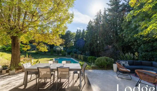 Maison 8 pièces 250 m²