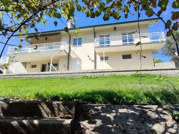 Villa 8 pièces 218 m²