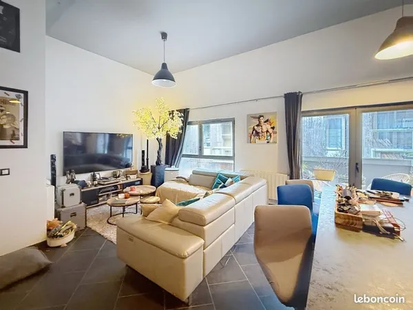 Loft/atelier/surface 3 pièces 120 m²