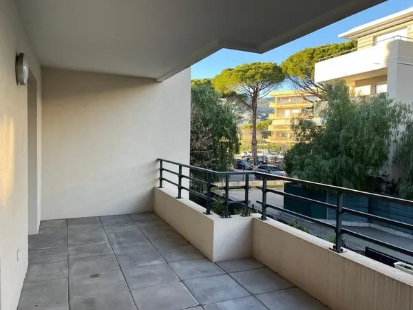 APPARTEMENT T2 DANS RESIDENCE RECENTE