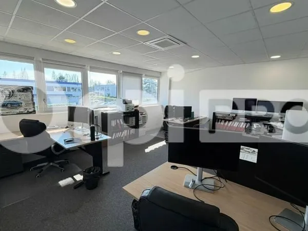 Local d'activité 220 m²