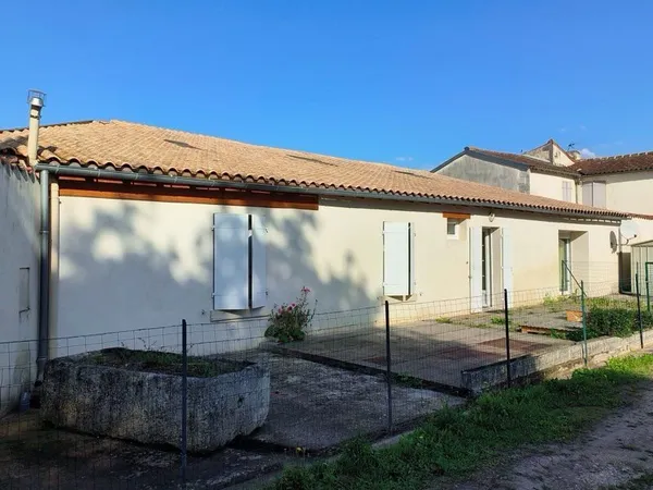 Maison/Loft à louer St Jean d Y
