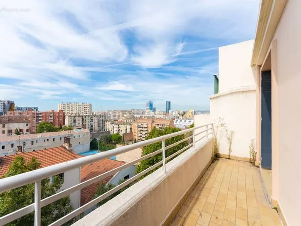 Belle rentabilité pour ce grand t4 avec balcon, loggia et cave - boulevard national