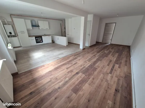 F4 entièrement rénové avec jardin et terrasse