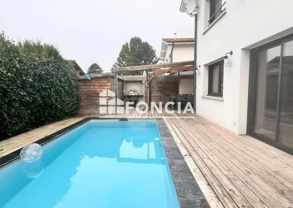 ANGRESSE CENTRE MAISON CONTEMPORAINE AVEC PISCINE CHAUFFEE SUD LANDES 5km du Lac d'hossegor