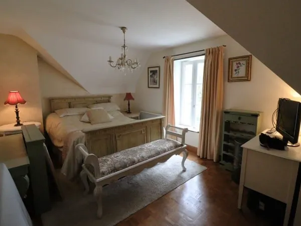 Correze. Proche De Treignac. Magnifique Propriété En Pierre De 4 Chambres Avec Un Jardin De 1737m2 E