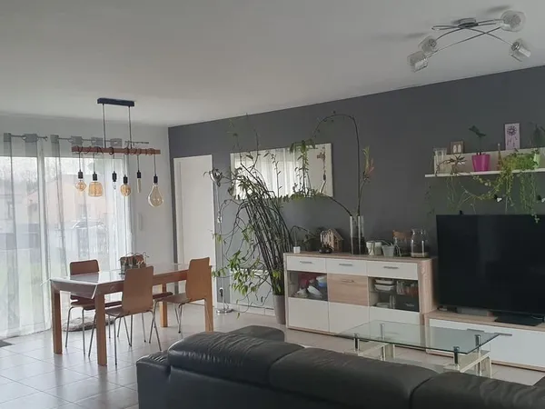 Villa t5 avec garage et parking