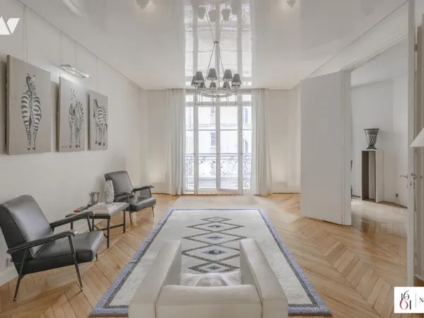 Appartement 7 pièces 256 m²