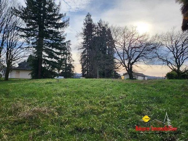 Terrain 702 m²