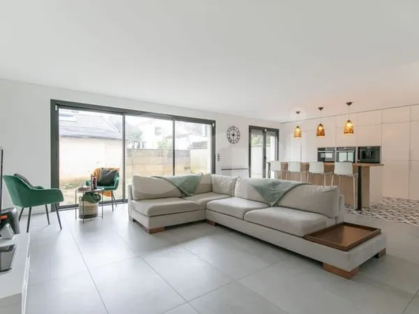 Maison 7 pièces 220 m²