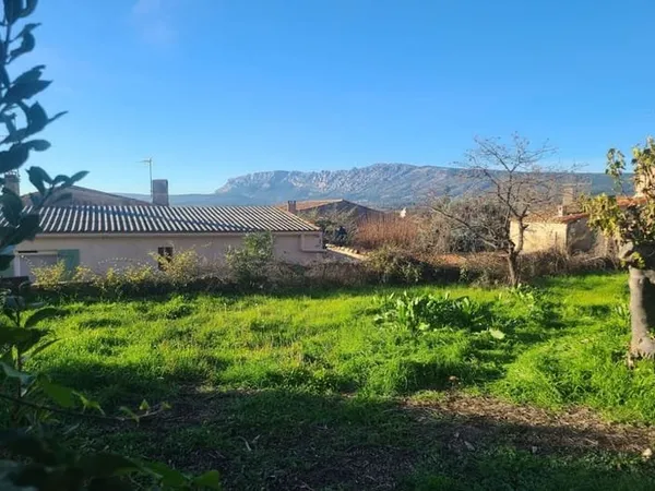 Terrain 457 m²