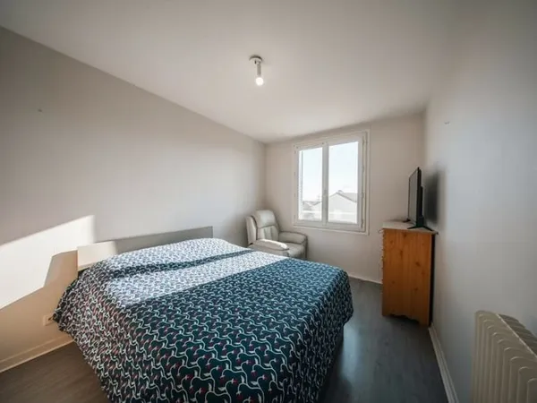 T4 de 79m2 vendu loué - Balcon, Cave et Garage - Quartier Champ