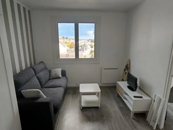 Studio rénové et meublé