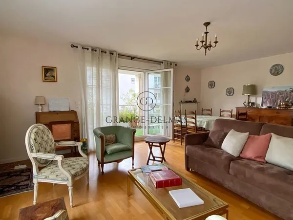 Appartement avec ascenseur, terrasse et parking - CROIX BLANCHE