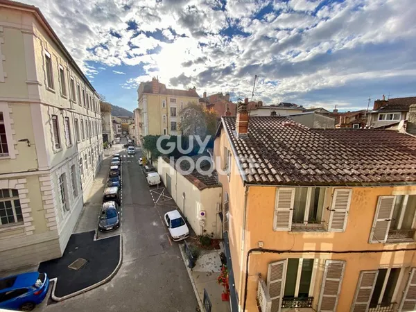 A Louer - Appartement 1 pièce(s) 25 m2 avec Mezzanine + cave-...