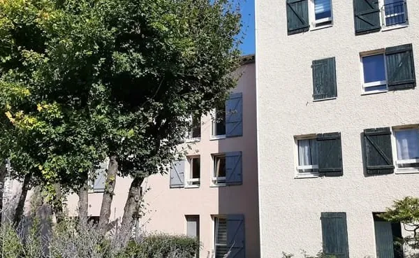APPARTEMENT DE 4 PIECES AUX SABLONS