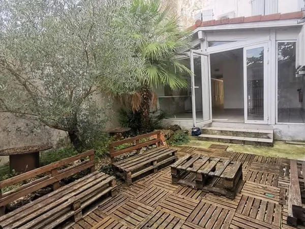 Local d'activité 3 pièces 120 m²