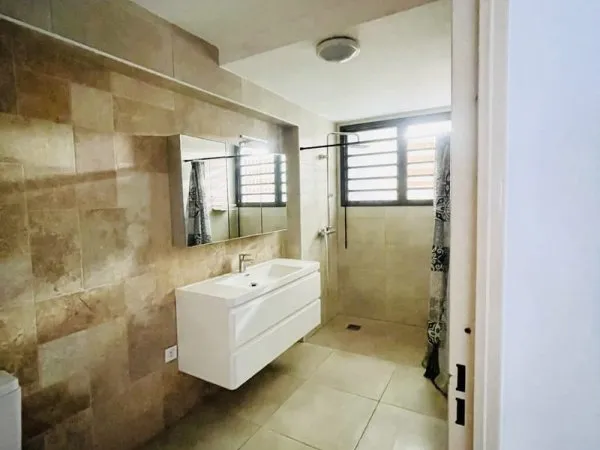 APPARTEMENT T3 HYPER CENTRE VILLE ST PIERRE - VENDU VIDE