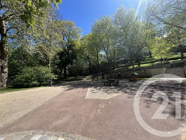 Local 220 m²