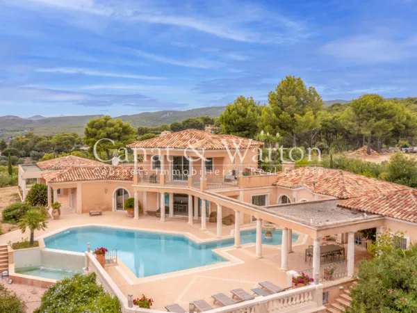 CEYRESTE - PROPRIÉTÉ D'EXCEPTION - PISCINE - VUE PANORAMIQUE MER