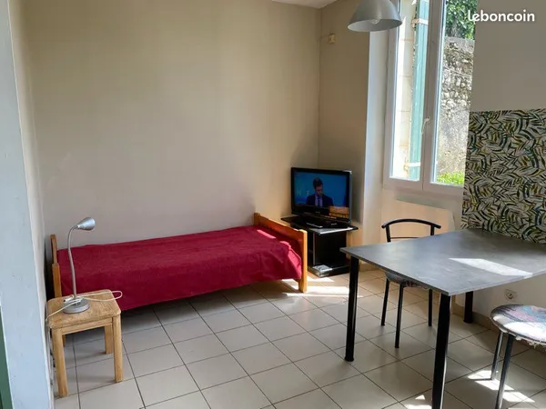 Studio meublé dans le centre de Saint Ciers
