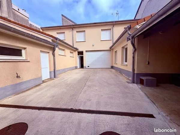 5 Min sud de Reims : Maison rénovée T5 de 145 m2 habitables avec grande cour