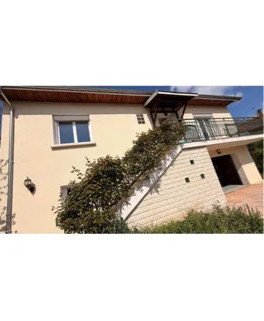 Maison de 6 pièces dans quartier calme