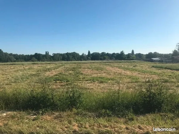 Terrain 1 050 m² Saint Christoly De Blaye