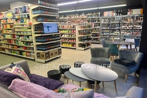 Immeuble commercial 70 m²