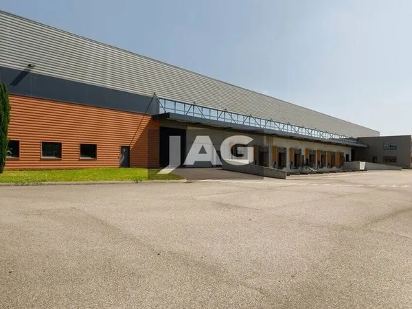Local d'activité 9623 m²